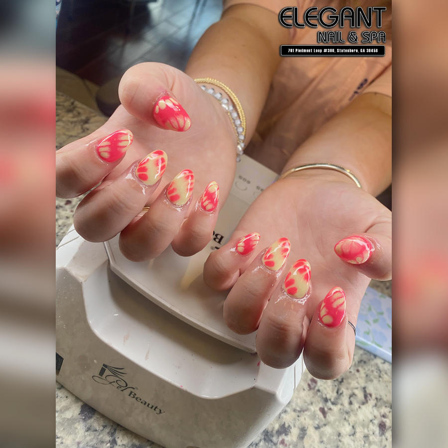 Minimalist nail design